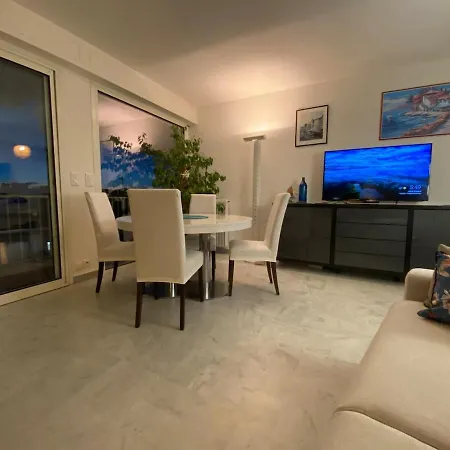 Juan Les Pins Le Bristol, 3 With Sea View Apartamento
